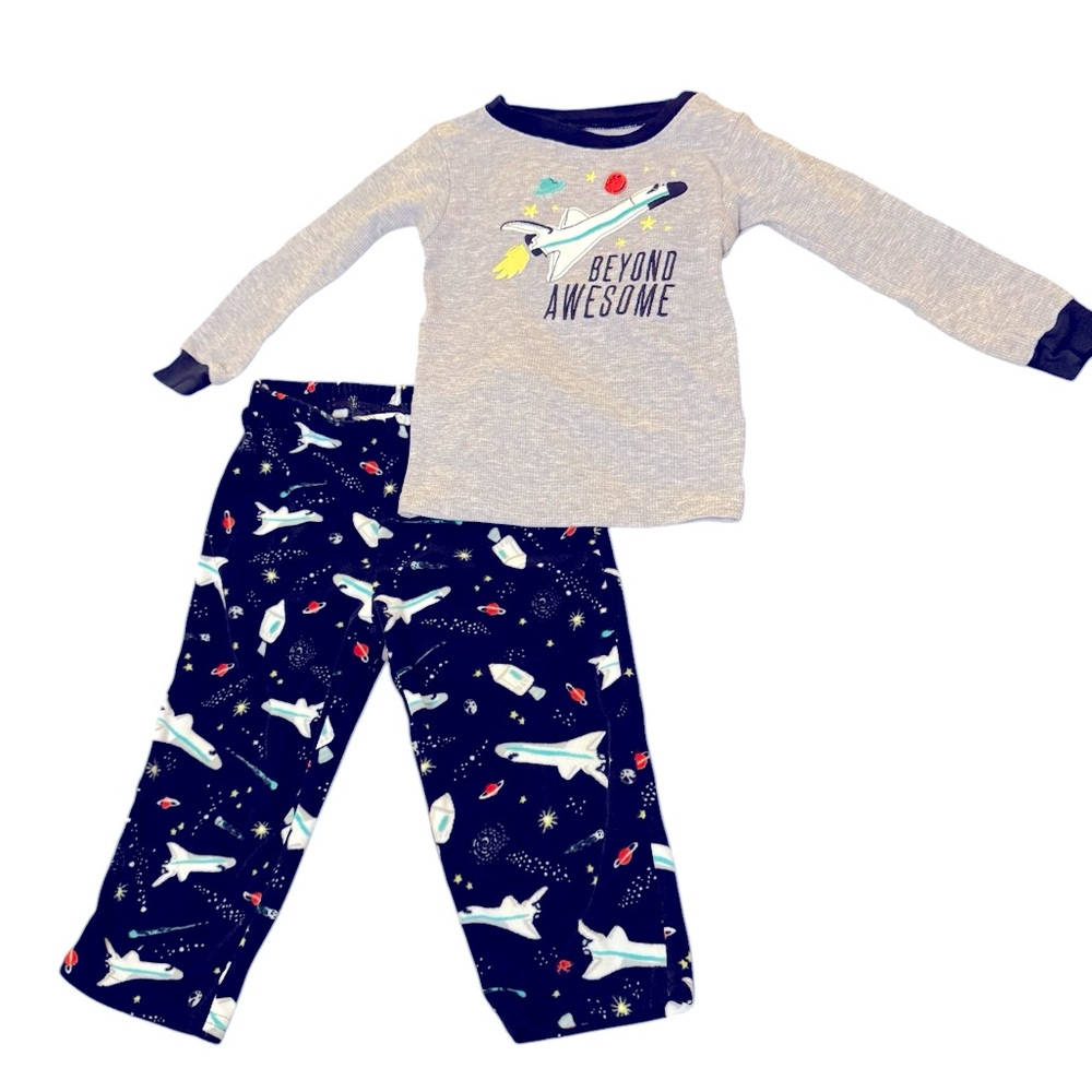 Carter’s Beyond Awesome 2 piece Pajama 🚀